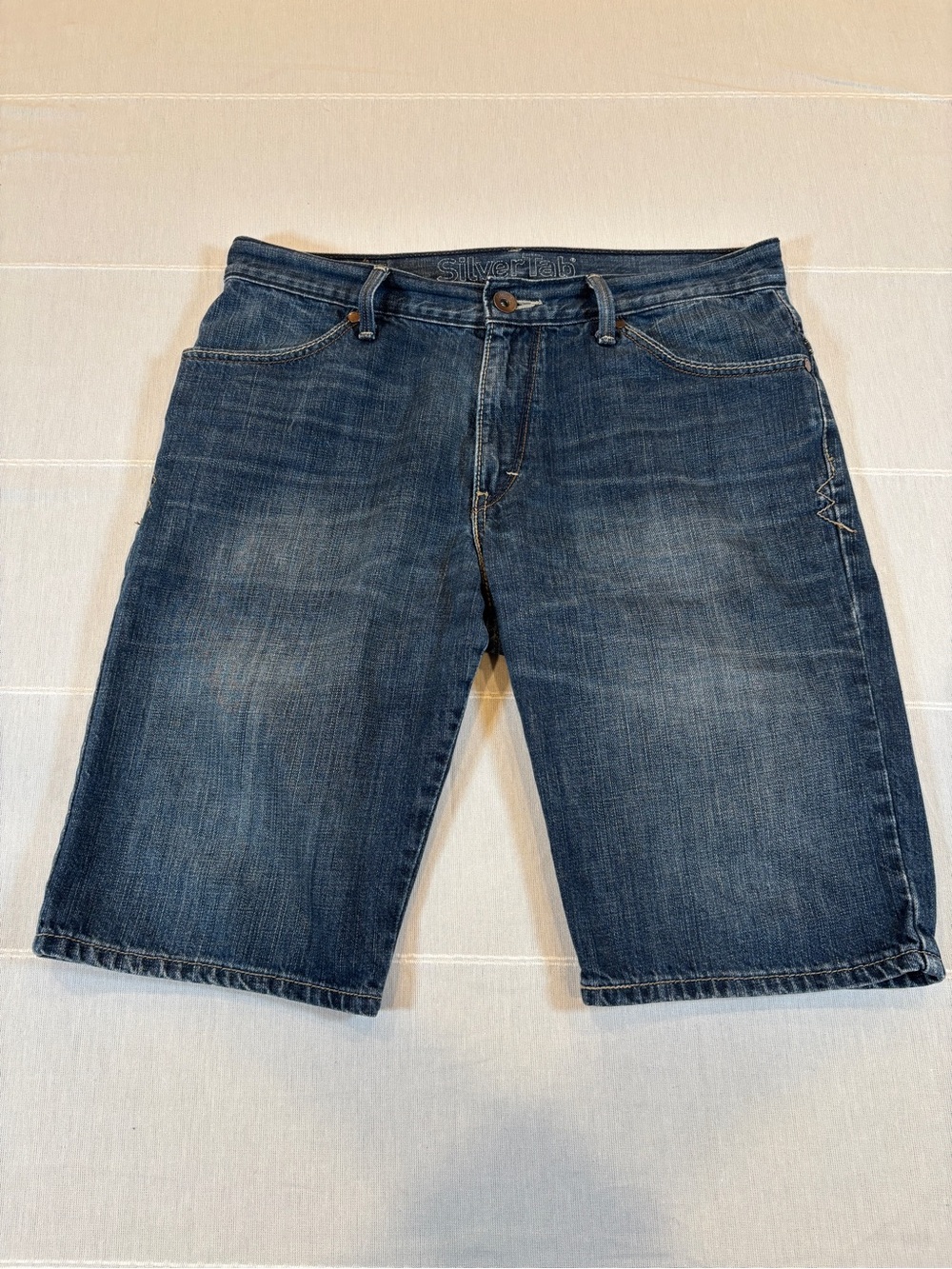 Levi’s SilverTab Denim Shorts Men’s 34 Blue Medium Wash 100% Cotton Skater Jorts